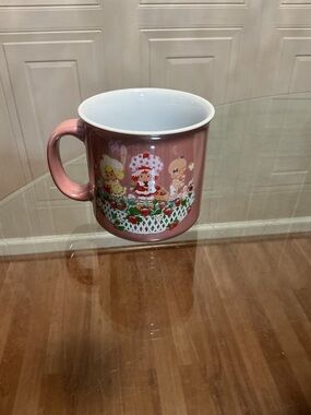 Brand New STRAWBERRY SHORTCAKE And FRIENDS  Mug Tea Cup SHIPS NOW
